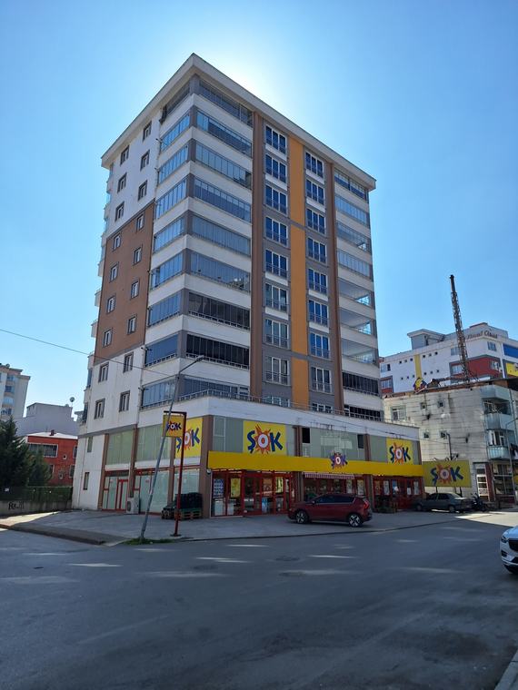 Derebahçe Konut ve İşyeri Binası